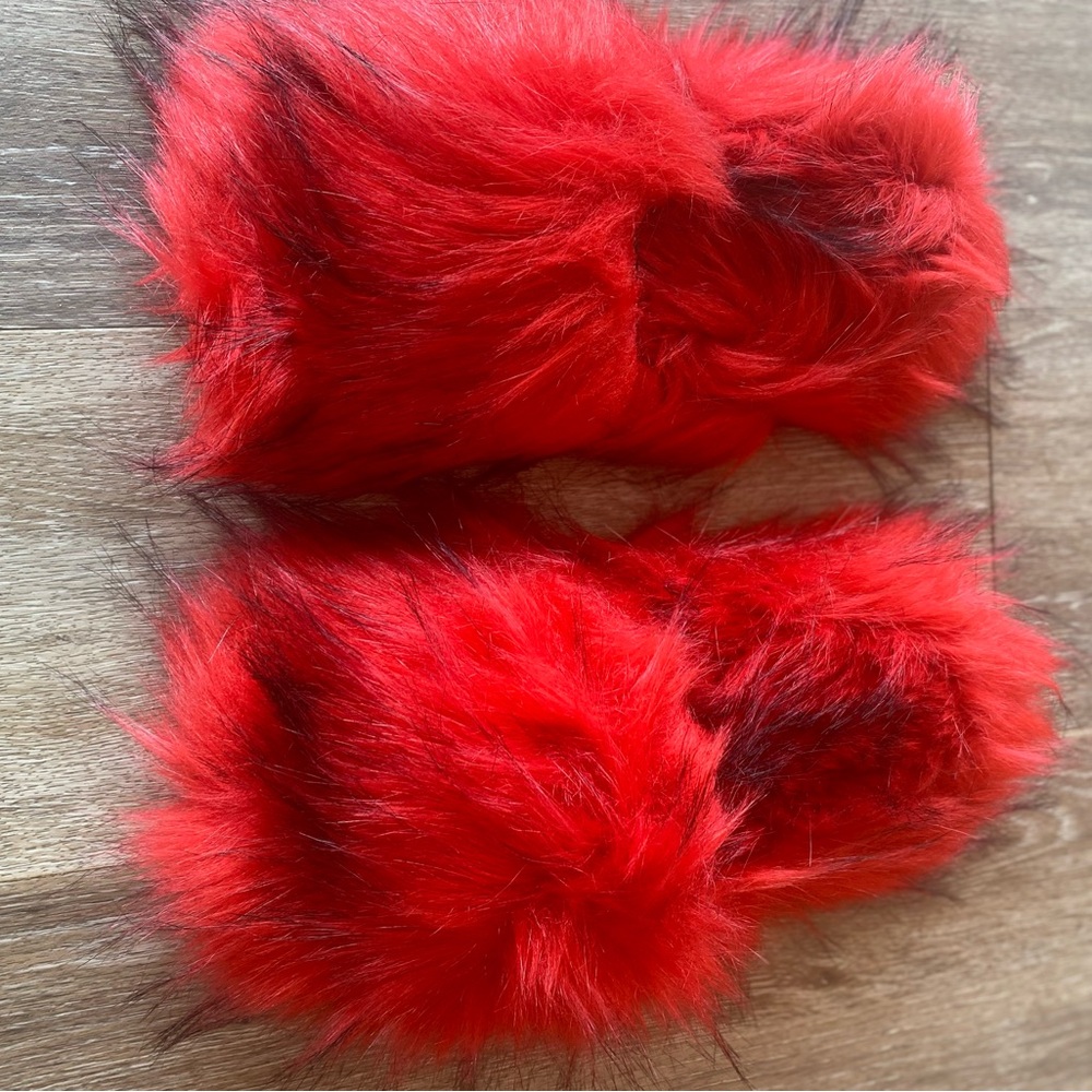 Women’s fur slippers
